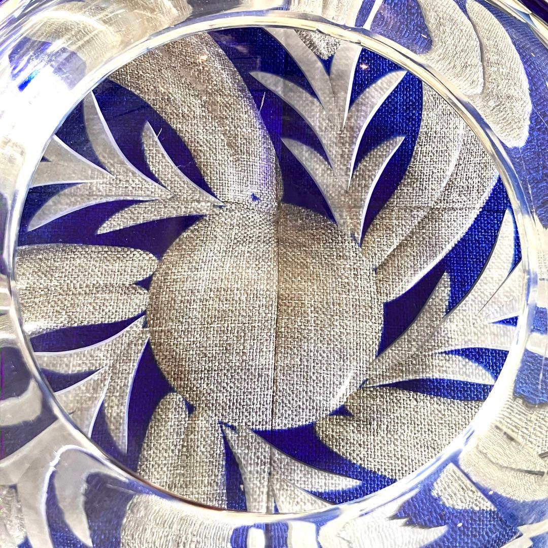 昭和レトロ　アンティーク　手作りガラス　切子の灰皿　切子青被せ