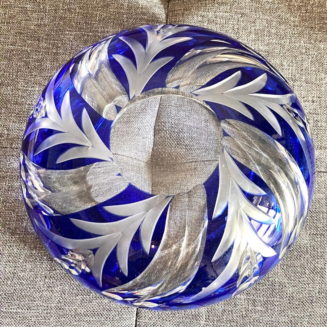 昭和レトロ　アンティーク　手作りガラス　切子の灰皿　切子青被せ