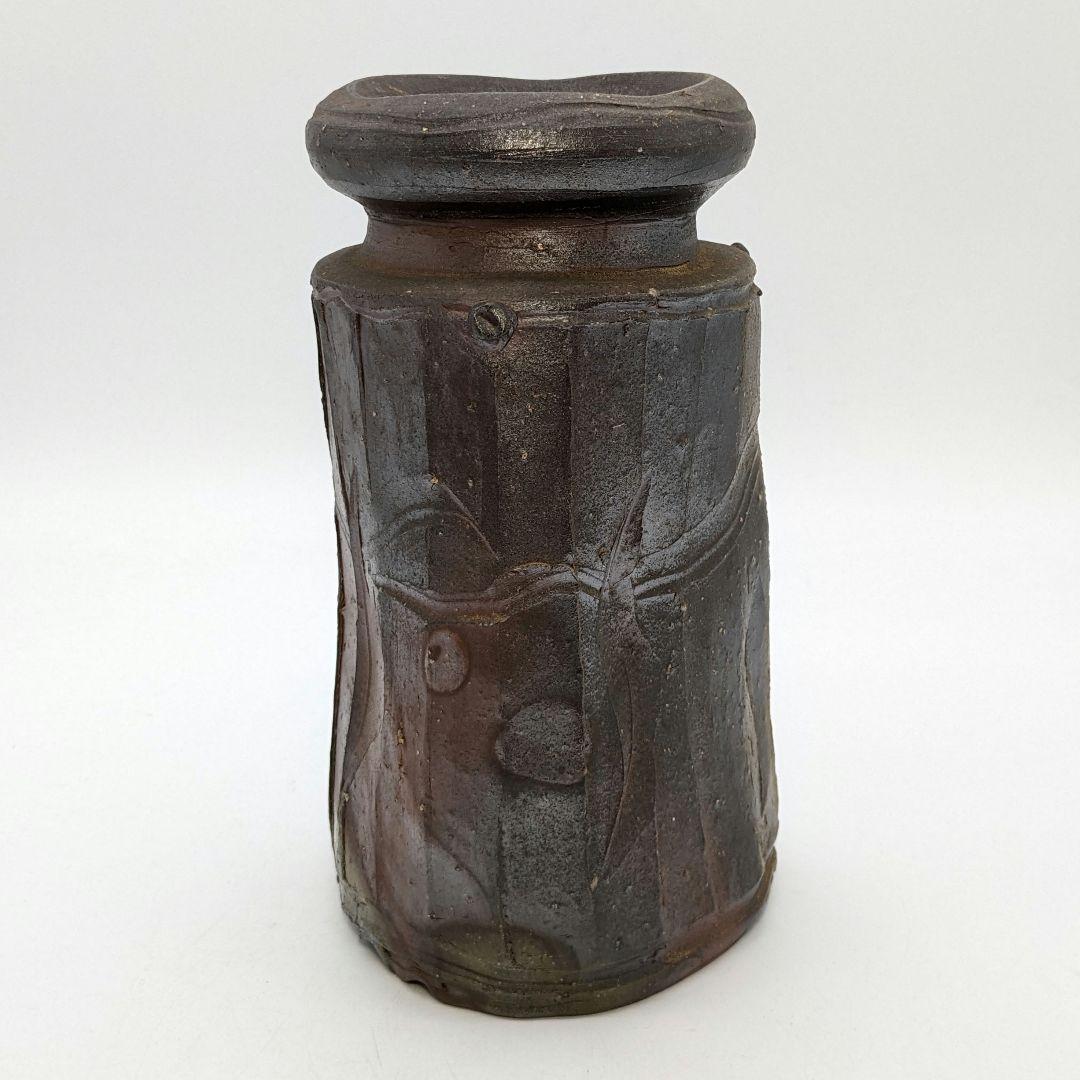 西川政美 備前焼 三角面取擂座花入 共箱共布栞 花器 花瓶 フラワーベース 置物