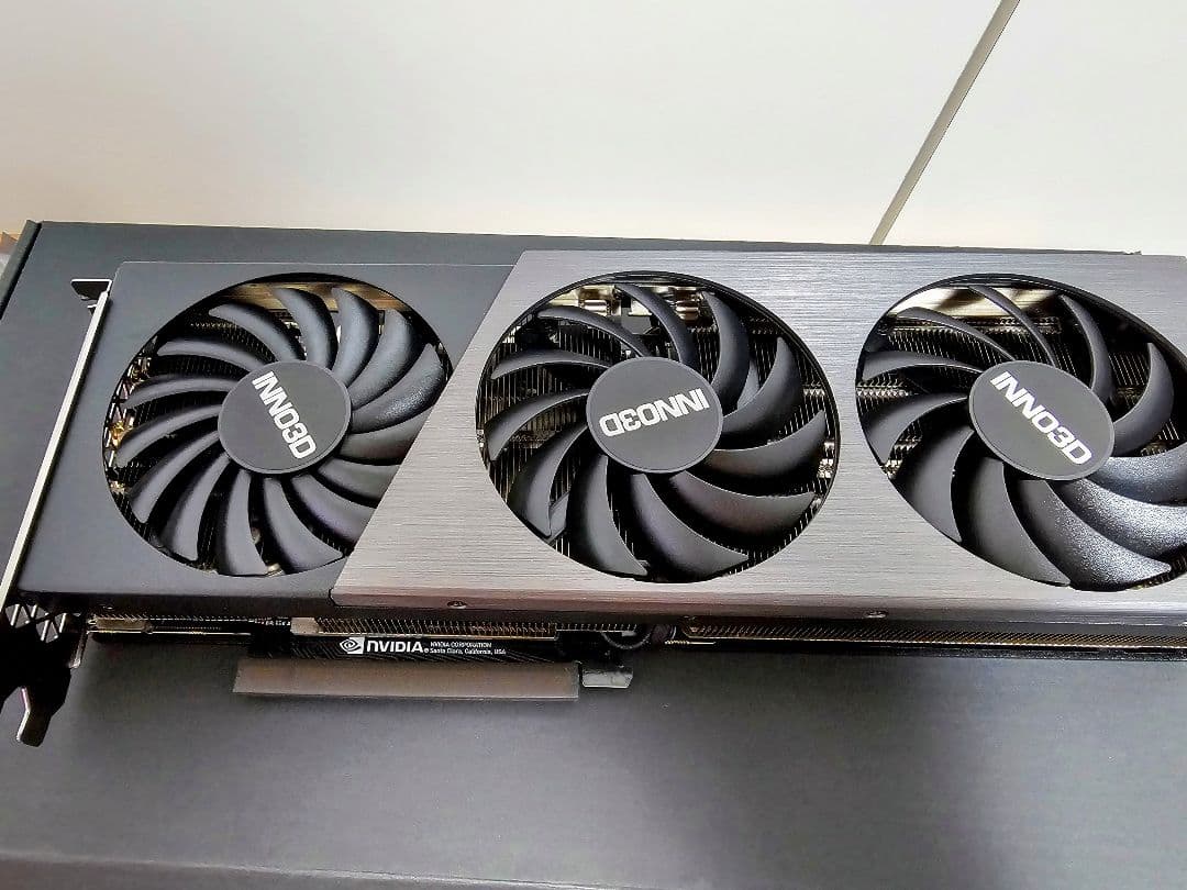 ELSA GeForce RTX 4070 Ti ERAZOR グラボ