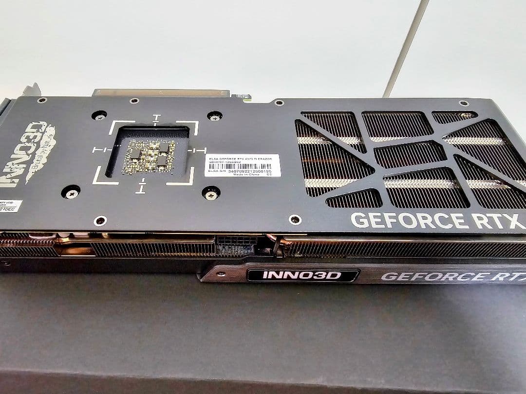 ELSA GeForce RTX 4070 Ti ERAZOR グラボ