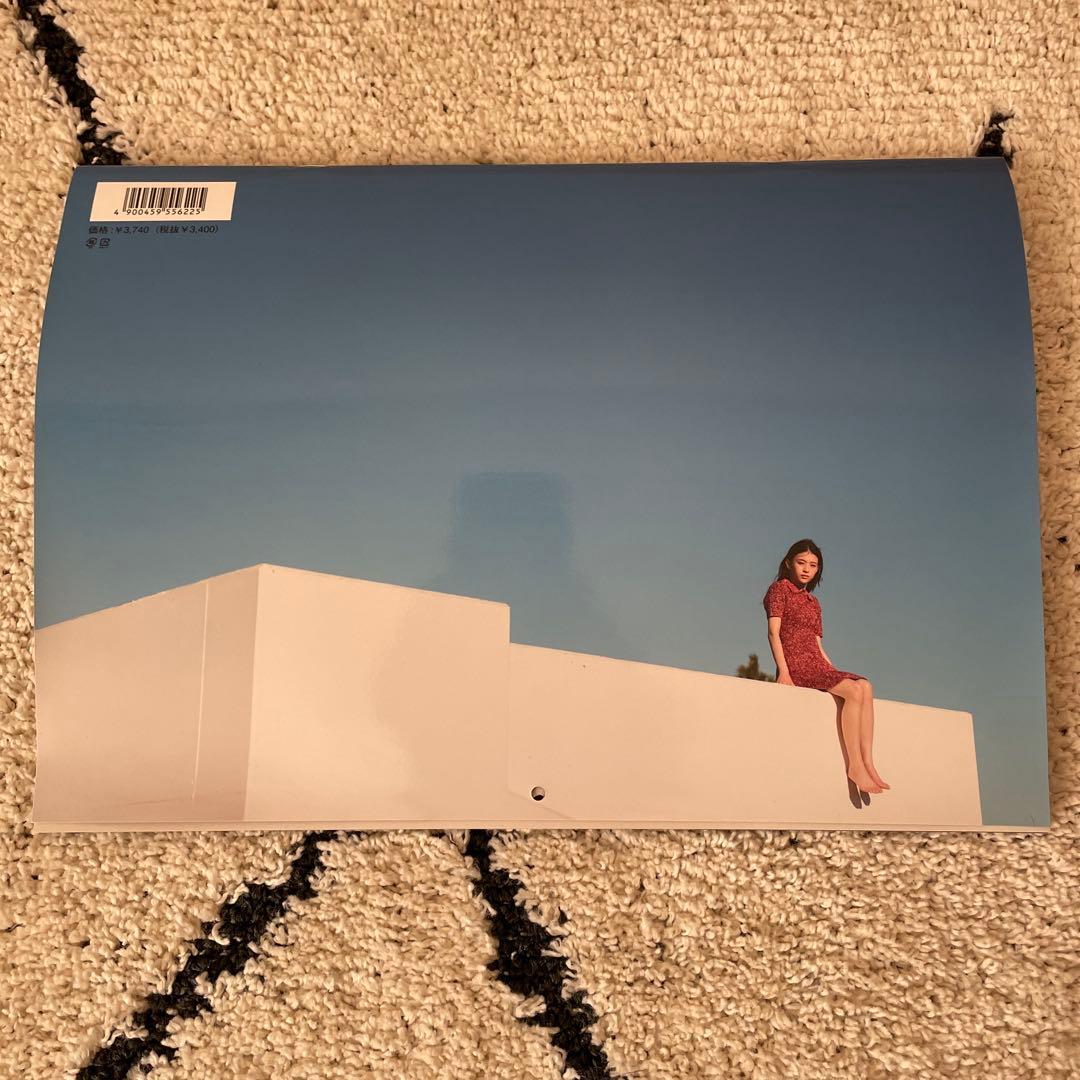 出口夏希 カレンダー 2025サイン入り