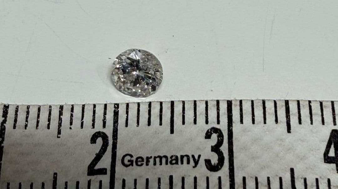 富*山様 0.356ct ラウンドカット天然ダイヤモンド　鑑定書付き