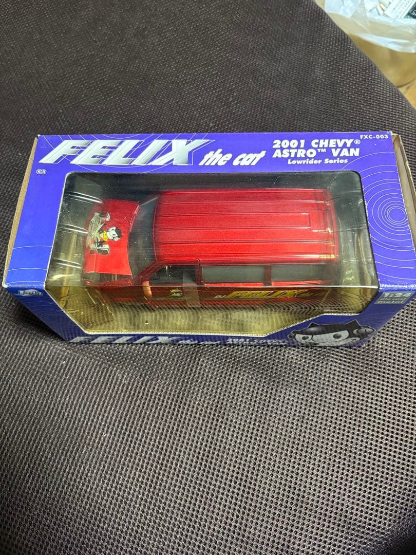 Jada toys 2001 Chevy Astro Van ローライダー