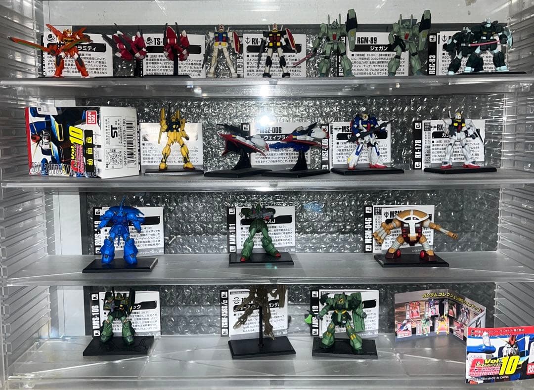 バンダイのガンダムコレクション1/400 フィギア約300体（バラ売り不可）
