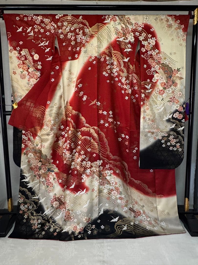 [極美品] 振袖　正絹　桜　鶴　紅　白　黒　高身長　成人式　結婚式　礼装