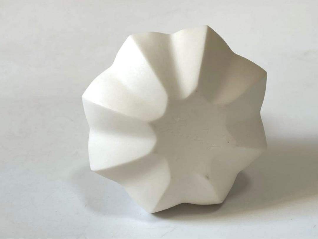 陶芸家　作家物　人気作家　若杉聖子　白磁　一輪挿し　花入　花瓶　共箱