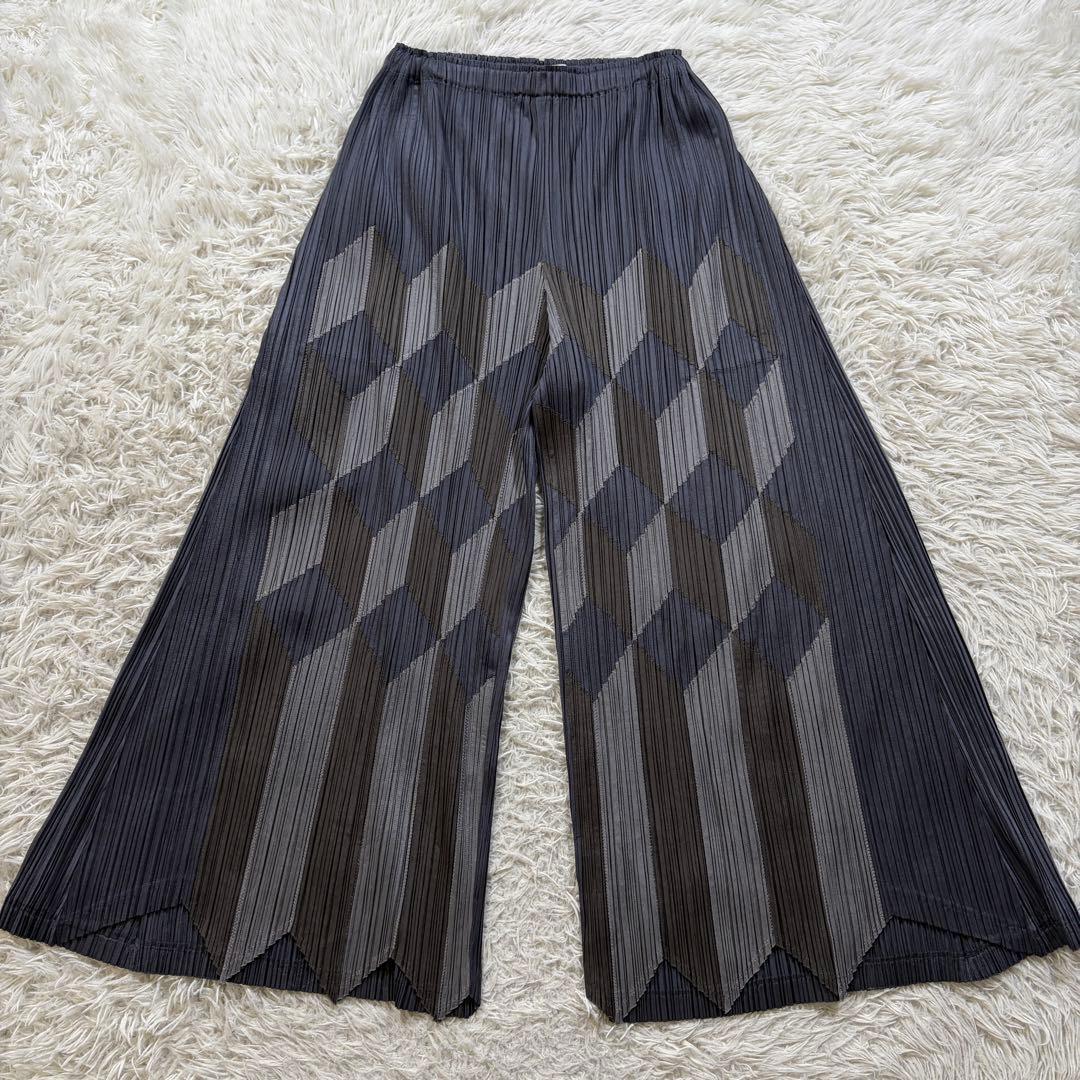 美品■プリーツプリーズ　ワイドパンツ　ガウチョ　総柄　グレー　サイズ3