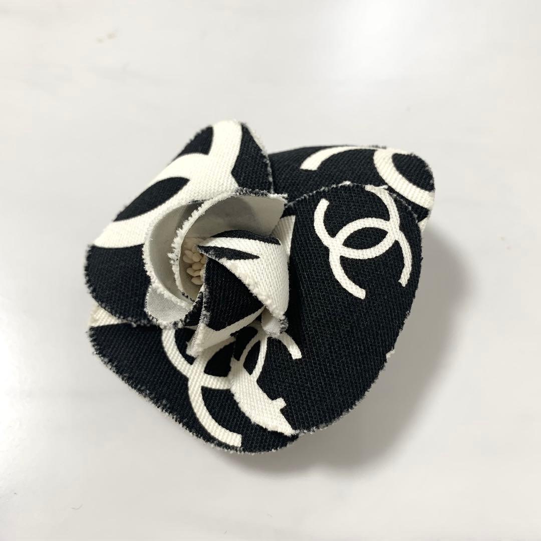 CHANEL シャネル　CCロゴ　カメリア　コサージュ ブローチ 箱付き