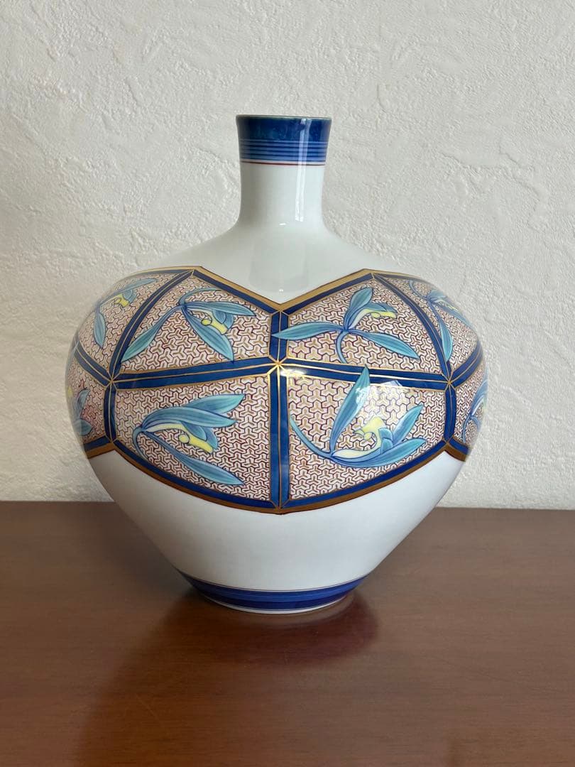 【香蘭社謹製】染錦 蘭つなぎ 花瓶【希少美品】