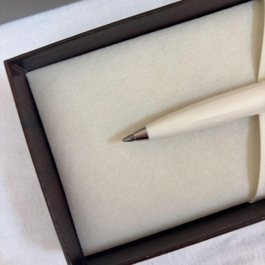 Pelikan ボールペン ホワイト ストライプデザイン