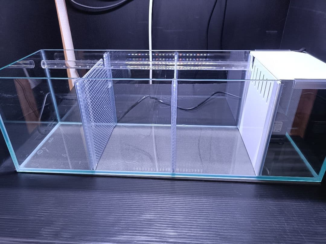 仕切り水槽60センチ