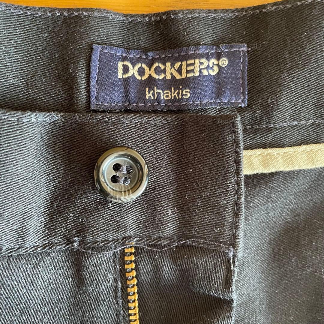 状態◎ DOCKERS 2タックチノパン ブラックOVYクルー着用