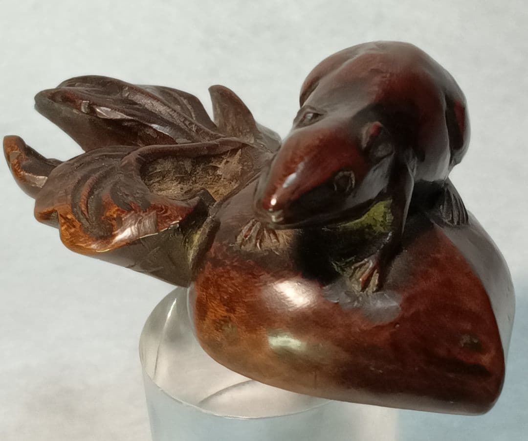 道楽齋 在銘 根付「蕪とねずみ 図」 柘植彫