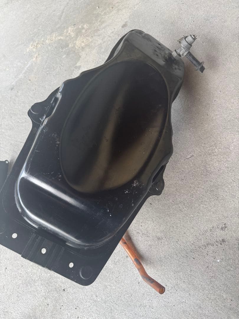 ns1 燃料タンク サビなし 固定用ステーとガソリン受け付き