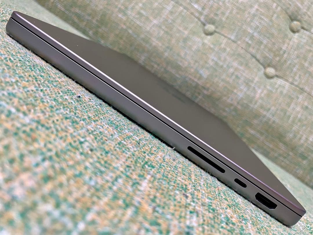 美品Apple MacBook Pro M1Pro 14インチ16GB512GB