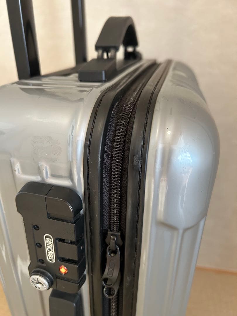 リモワ サルサ キャリーケース ２輪 35L 機内持ち込みサイズ　廃盤