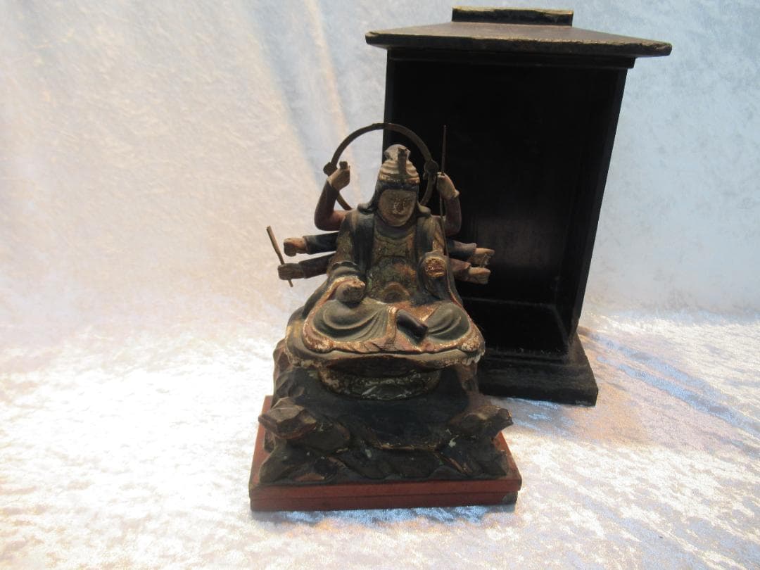 八臂弁財天の像 千手観音　厨子入り　彩色　江戸期