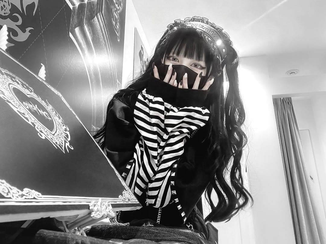 送料無料 新品未使用 dimmoire ディムモアール 刻印ヘッドドレス 黒