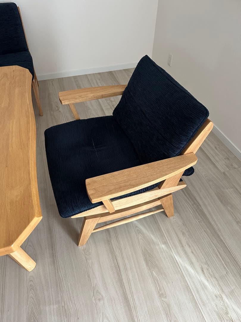 ※11/20までの掲載　テーブルとチェア2脚と2人掛けベンチのセット※引取希望