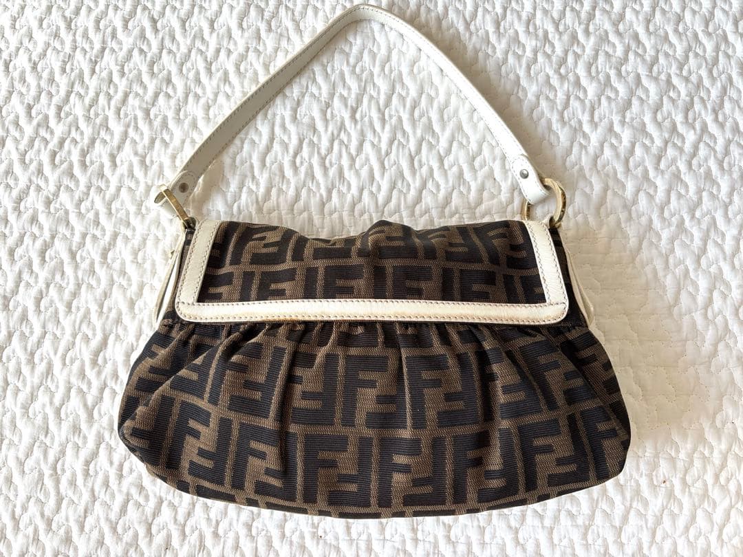 FENDI フェンディ ズッカ柄 ショルダーバッグ ブラウン×ホワイト レザー