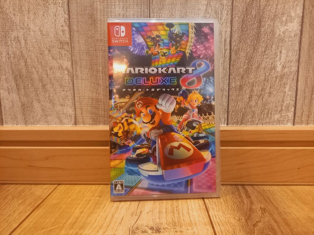 Nintendo Switch 本体 + Mario Kart 8 Deluxe