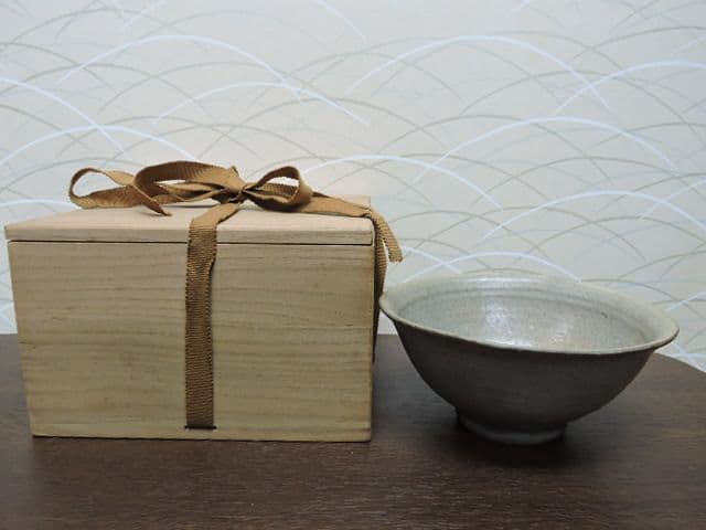 高麗青磁茶碗　M１３１８