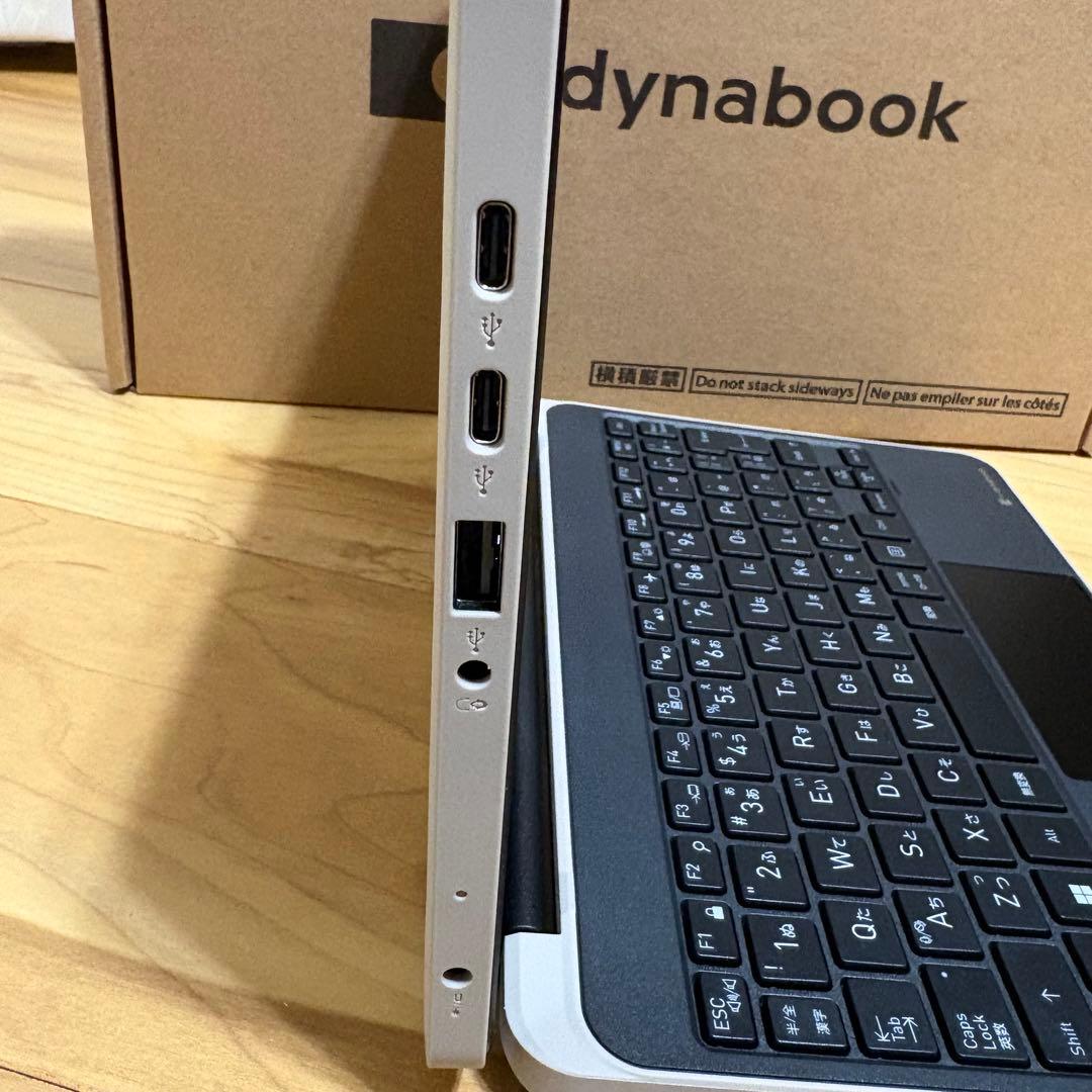 新品同様 東芝 2024年モデル 2in1 8G/256G office2024