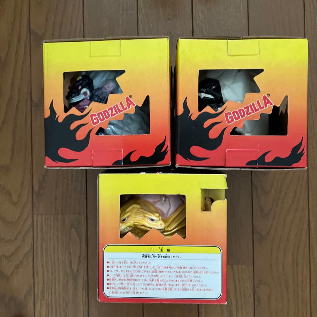 ゴジラ キングギドラ 2002フィギュア&陶器のマグカップ⭐︎4点セット