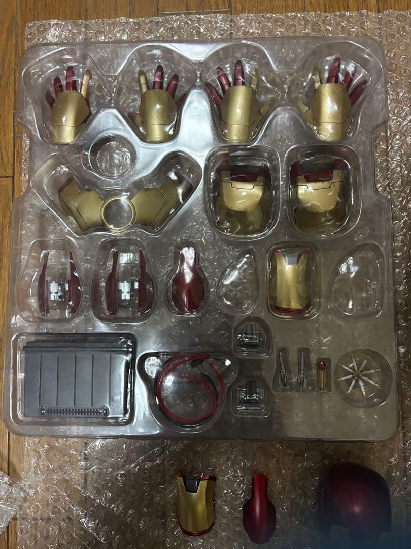 ホットトイズ　アイアンマン3 1/4スケールフィギュア クォーター マーク42