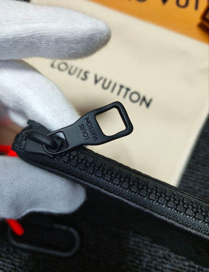 Louis Vuitton ルイヴィトン　ヴァージル・アブロー キーケース