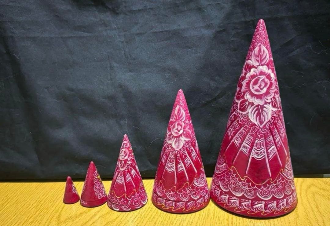 ロシア　アーティスト　えんじ色三角マトリョーシカ　5体、長期保存、現状