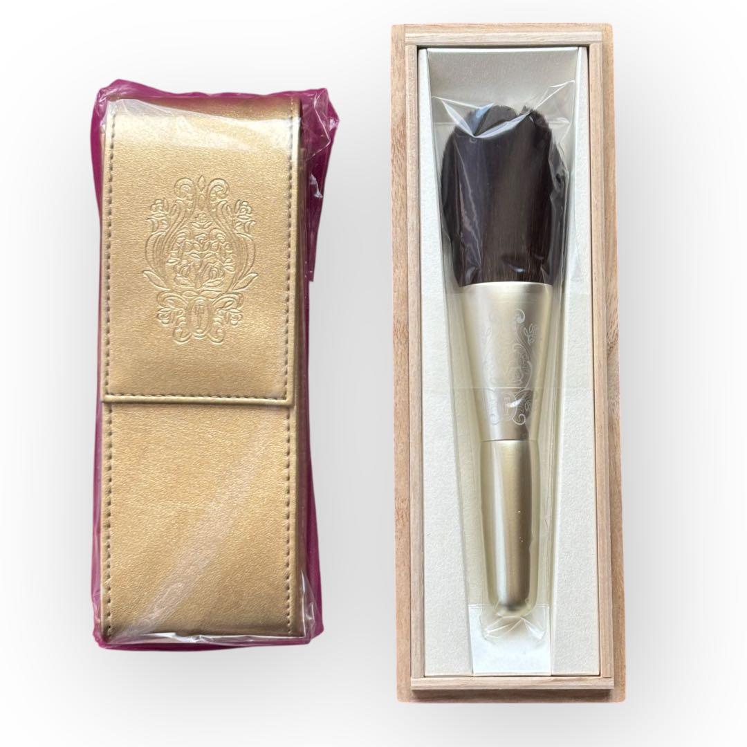 【新品未使用品】カネボウ　トワニー　鉄舟パウダーブラシ　専用ポーチ付