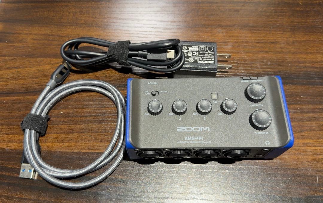 ZOOM AMS-44 オーディオインターフェイス