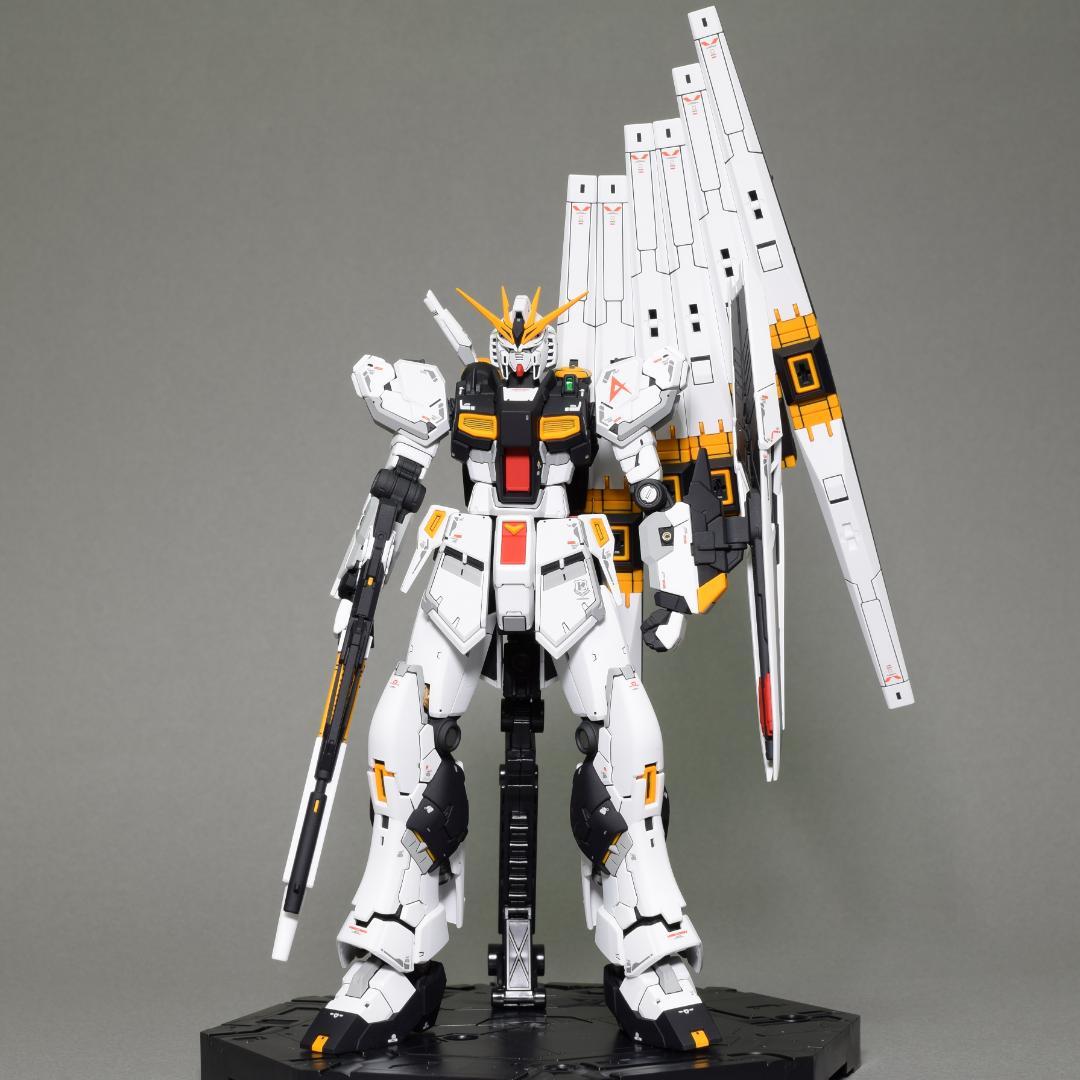 塗装済完成品 RGニューガンダム