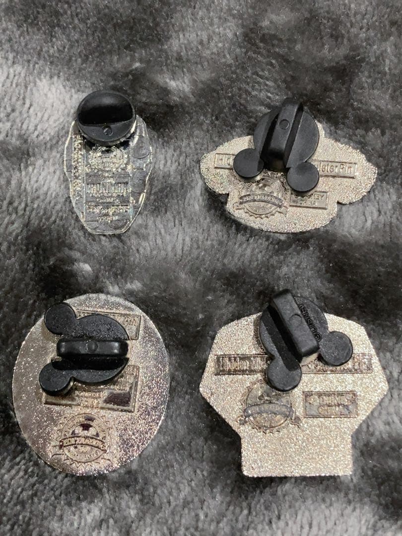 海外限定 ヒドゥンミッキー ピンバッチセット　ディズニー