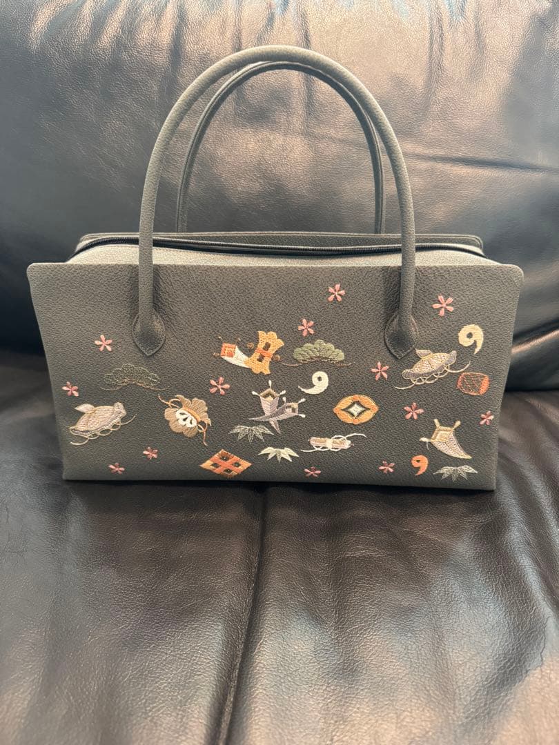 刺繍付きグレー和装用バッグ