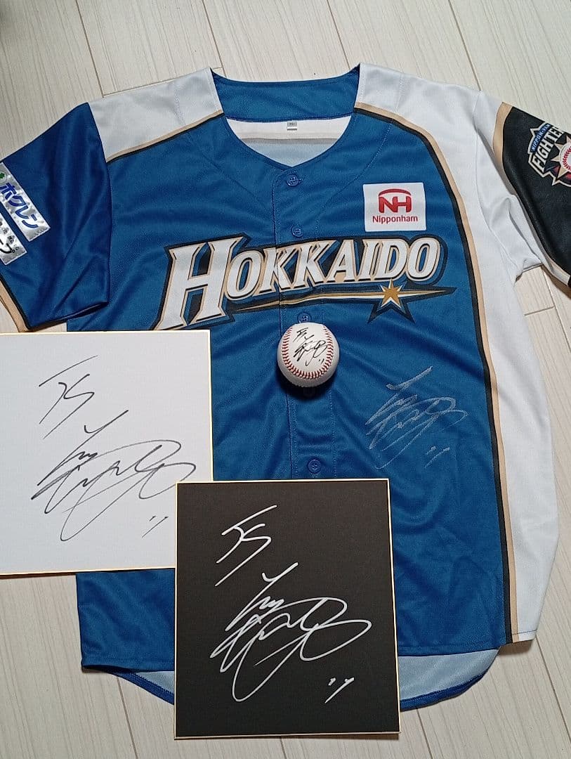 大谷翔平　直筆サインユニフォーム、直筆サインボール、直筆サイン色紙2枚　全セット