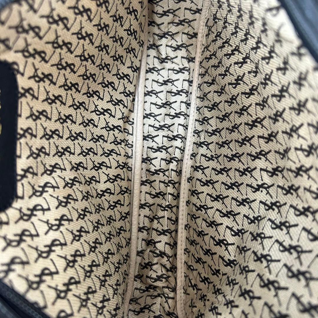 【極美品】イブサンローラン キルティングショルダーバッグ レザー 斜め掛け 黒