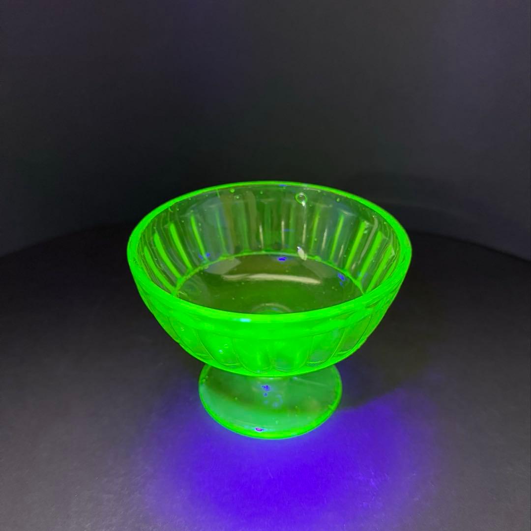 ウランガラス　デザートカップ　送料込み