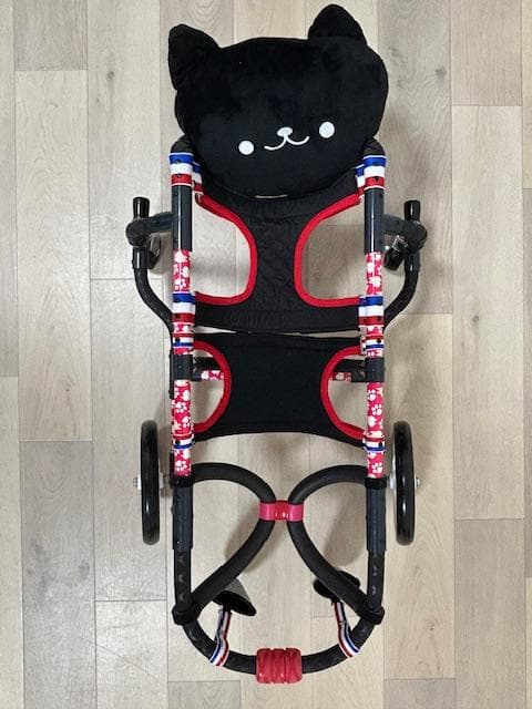 犬用車椅子、コーギー用４輪車、犬の車椅子