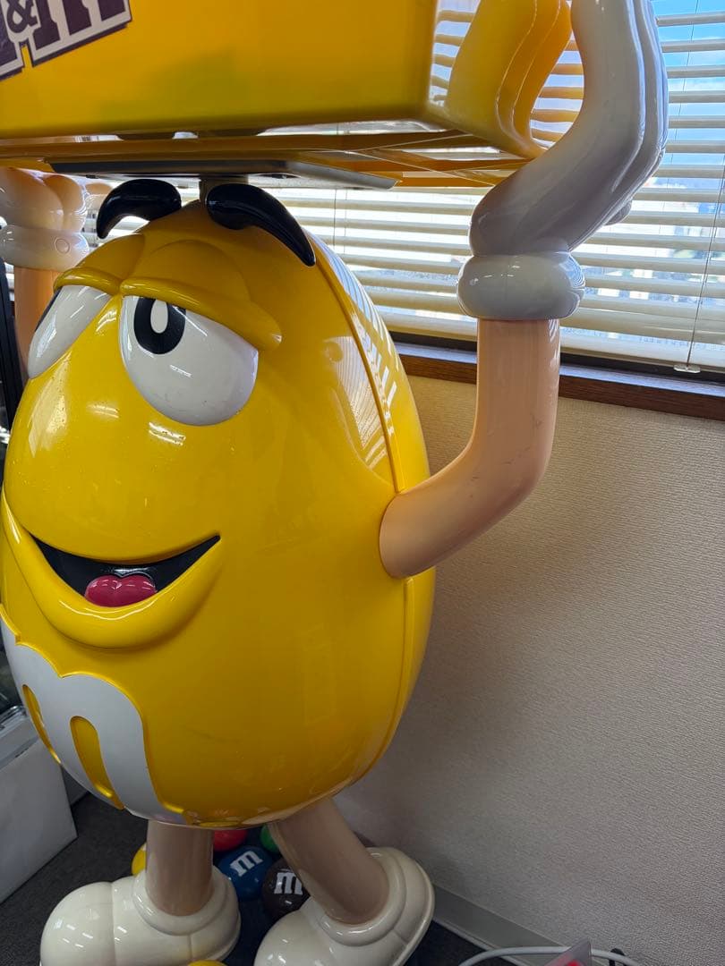 M&M's イエローキャラクター スタンディングフィギュア