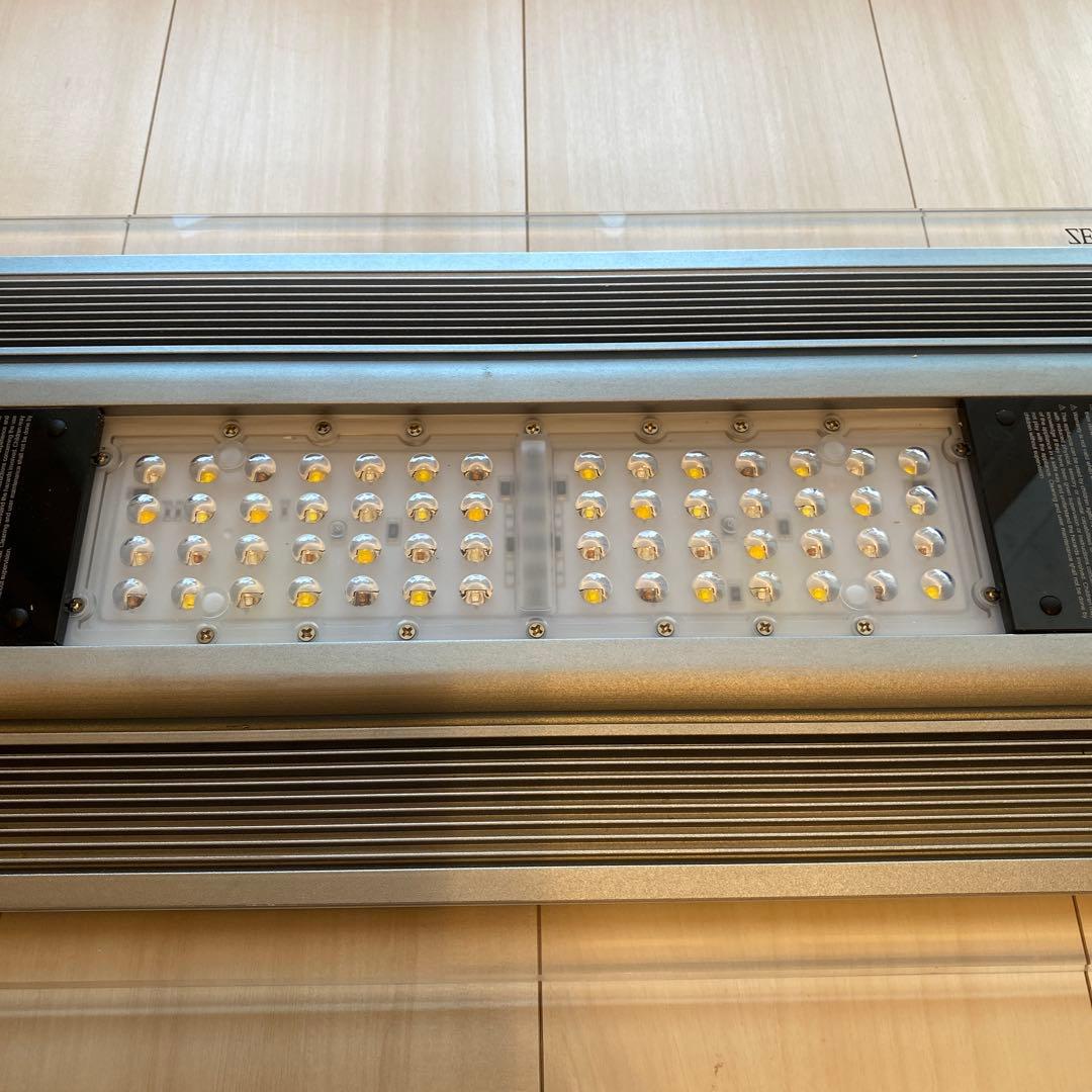 ZETLIGHT Qmaven2 （熱帯魚・水草用） 淡水用　LEDライト