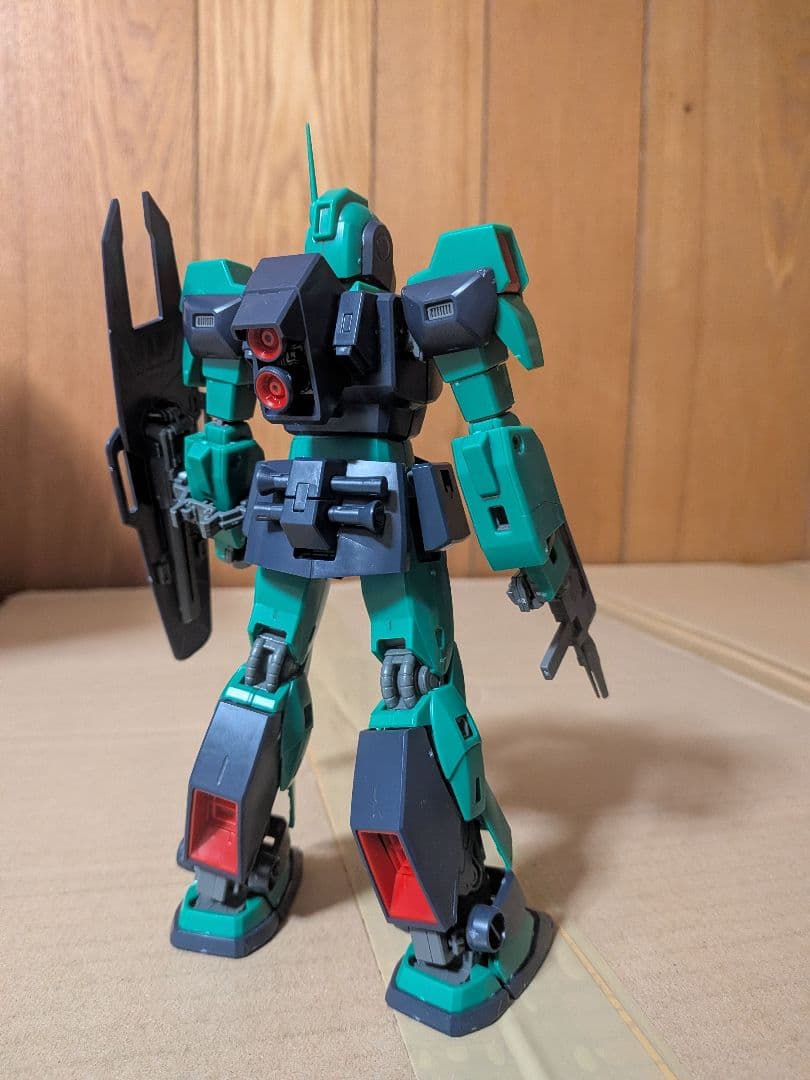 ガンプラ HG、MG×3 まとめ売り＋アクションベース×2 セット。※おまけ付き