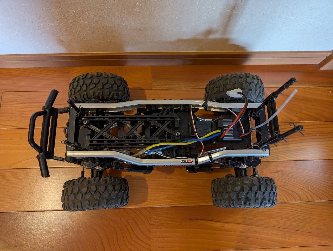 タミヤ　CR-01　 ランドクルーザー40　 純正新品バッテリー、予備タイヤつき