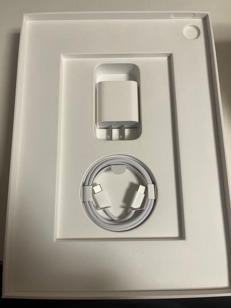 iPad A16 128GB Magic Keyboard Folioセット