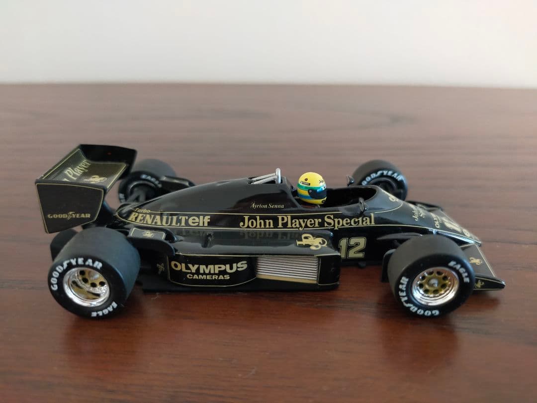 ミニチャンプス 1/43 ロータス ルノー 97T アイルトンセナ 1985