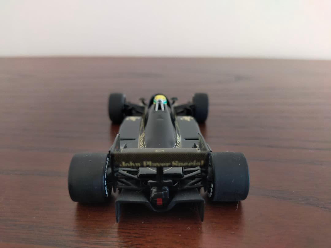 ミニチャンプス 1/43 ロータス ルノー 97T アイルトンセナ 1985