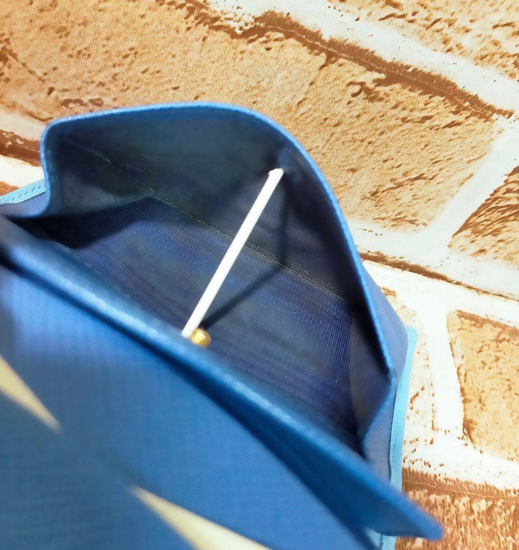 PRADA 水色 二つ折り財布