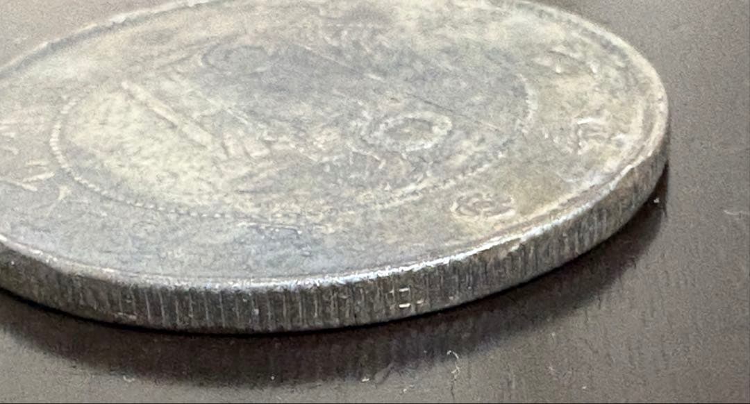 オートドル 古い中国の銀貨